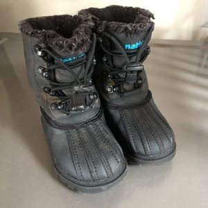 EUC Native winter boots size 8 (toddler)